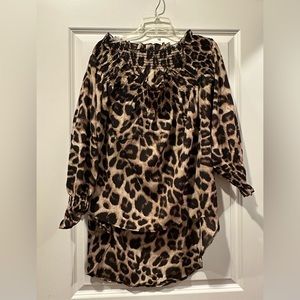 Hi-lo Leppard print shirt